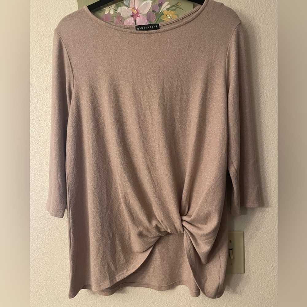 Gibsonlook Twist Front Pullover Sweater
Top 3/4 Sleeves Size Lg ,color beige